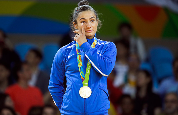 Kelmendi,Campeã Olímpica de judô e heroína de Kosovo.