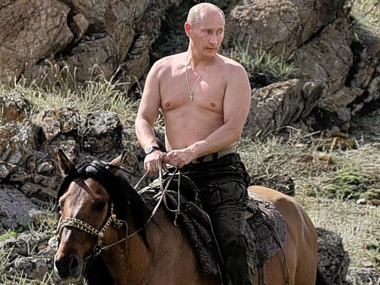 00-putin-cavalo