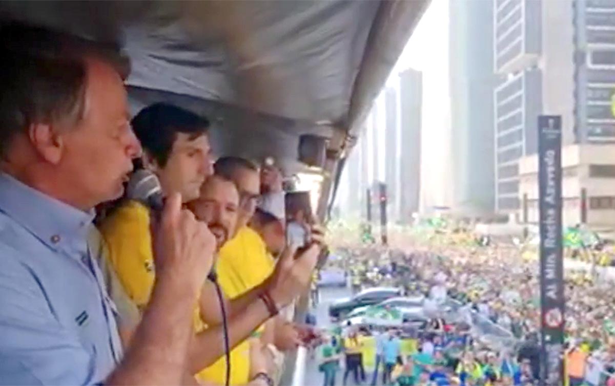 Bolsonaro Não quer Golpe agora, mas Inviabilizar as Eleições de 2022